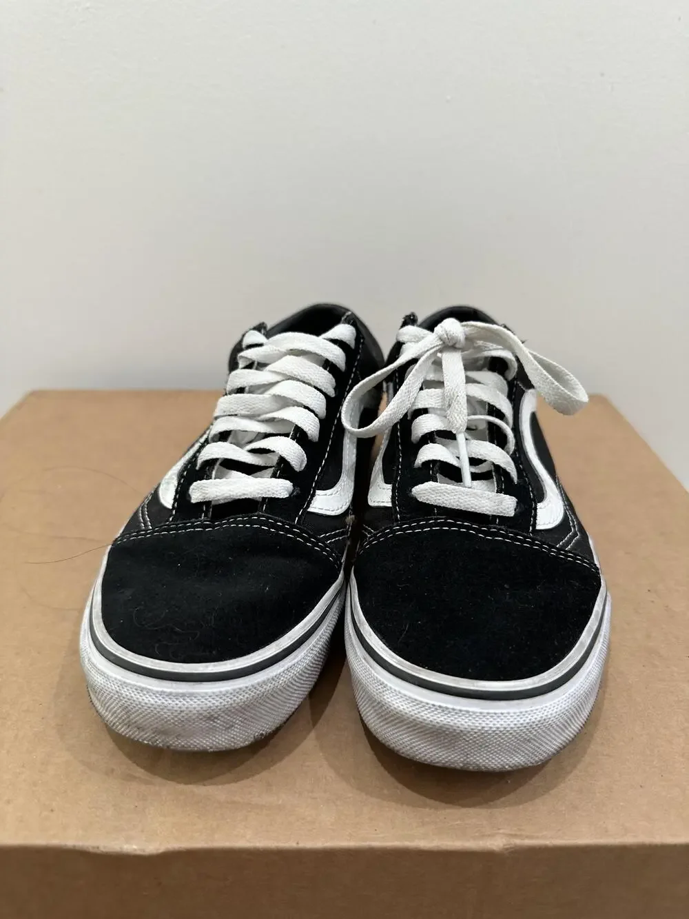 Vans Old Skool Shoes Mens Size 5.5 Black White Low Top Skate Sneakers Classic